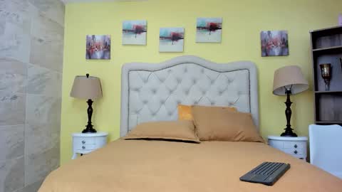 Birttany  online show from 11-28-25, 09:06