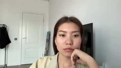Snapshot of brittmcnairy chatting on 06-10-26, 05:18 Tate online show from 06-10-26, 05:18