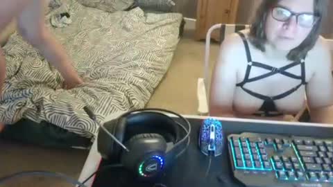 Claire and Gary online show from 03-04-25, 06:18