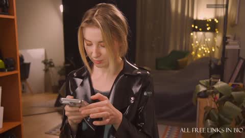 Anna online show from 12-23-24, 04:06