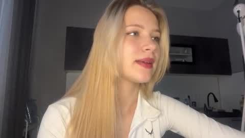 Snapshot of brookegrauman chatting on 06-09-26, 02:17 Kate online show from 06-09-26, 02:17