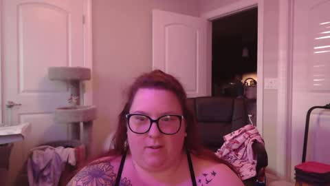 Snapshot of brookenicole3 chatting on 10-24-25, 09:33 Madam Brooke online show from 10-24-25, 09:33