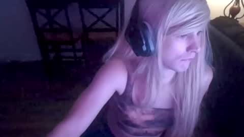 Snapshot of brookiebabyyyx3 chatting on 01-06-25, 11:07 brooke online show from 01-06-25, 11:07