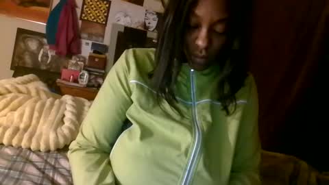 Snapshot of brooklyninfinity chatting on 10-28-25, 10:45 brooklyninfinity online show from 10-28-25, 10:45