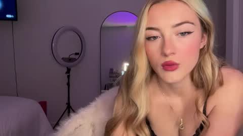 Snapshot of brookyxo chatting on 12-31-24, 04:16 brookyxo online show from 12-31-24, 04:16