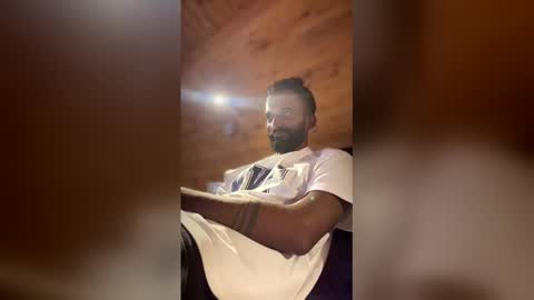 Snapshot of brownboydick111 chatting on 02-05-26, 07:35 bbc online show from 02-05-26, 07:35