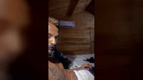 Snapshot of brownboydick111 chatting on 03-10-26, 08:03 bbc online show from 03-10-26, 08:03