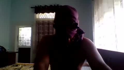 Snapshot of brownmanin40s chatting on 04-26-26, 09:51 brownmanin40s online show from 04-26-26, 09:51