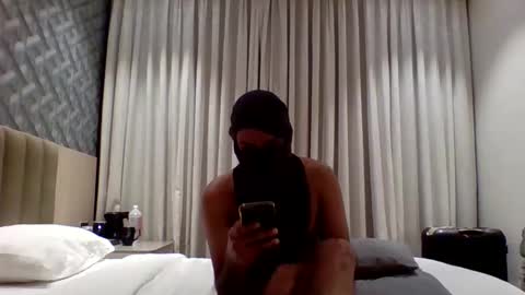 Snapshot of brownmanin40s chatting on 05-31-26, 05:20 brownmanin40s online show from 05-31-26, 05:20