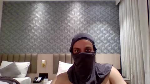 Snapshot of brownmanin40s chatting on 06-02-26, 06:54 brownmanin40s online show from 06-02-26, 06:54