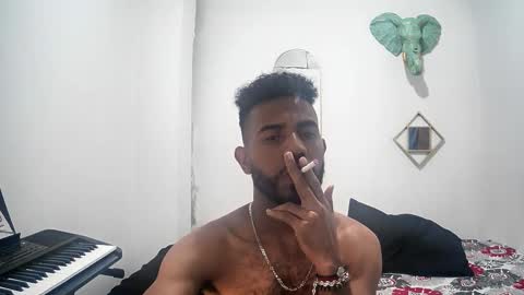 bruce_1111 online show from 10-22-25, 04:46