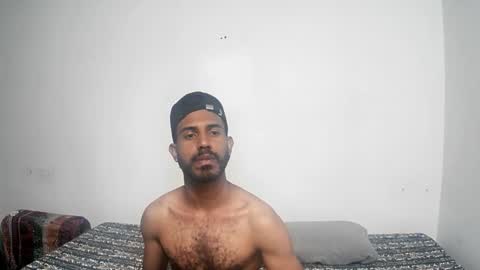 bruce_1111 online show from 01-12-26, 05:56