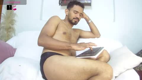 Snapshot of bruce_bigg chatting on 07-12-26, 01:24 Bruce online show from 07-12-26, 01:24