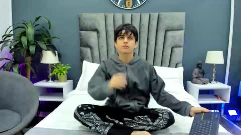 Bruce Hans online show from 09-30-25, 11:48