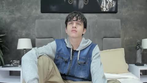 Bruce Hans online show from 10-12-25, 11:42