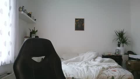 Snapshot of brucemf chatting on 04-29-26, 06:25 Bruce online show from 04-29-26, 06:25
