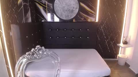 Bruja SCarlata online show from 10-07-25, 10:12