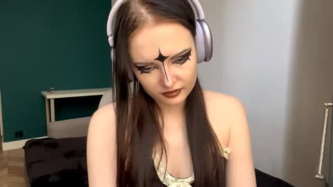 Snapshot of brunaceasor chatting on 05-13-26, 01:30 Luna online show from 05-13-26, 01:30