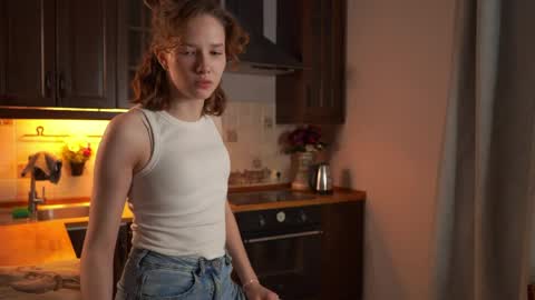 Tess online show from 04-17-26, 02:42