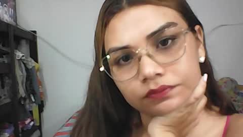 Snapshot of brunette_dan chatting on 12-15-24, 02:52 norma online show from 12-15-24, 02:52