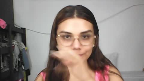 Snapshot of brunette_dan chatting on 12-17-24, 01:50 norma online show from 12-17-24, 01:50