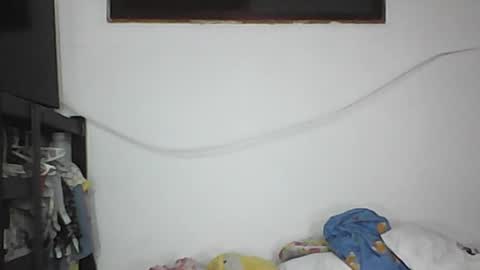 Snapshot of brunette_dan chatting on 12-21-24, 01:26 norma online show from 12-21-24, 01:26