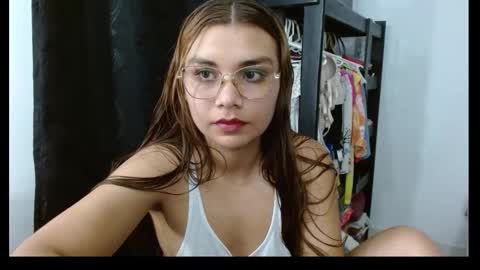Snapshot of brunette_dan chatting on 02-15-25, 04:14 norma online show from 02-15-25, 04:14