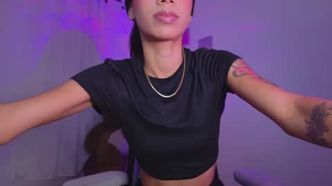 SARAH  online show from 02-10-26, 02:59