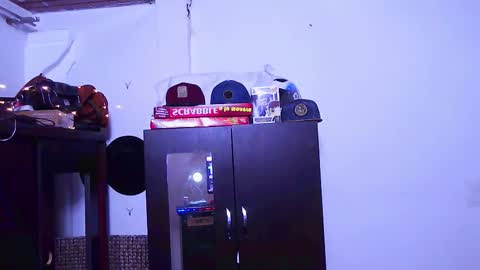 bruno_booss online show from 12-18-25, 02:39