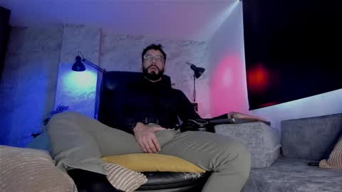 Andres Suarez online show from 11-25-25, 12:16