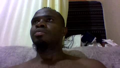 Snapshot of brusedarling chatting on 11-10-25, 01:54 brucedarling online show from 11-10-25, 01:54