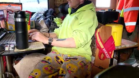 Snapshot of brushsquach chatting on 01-12-25, 05:01 Steve... aka SkinnieDippin aka TimberTramp online show from 01-12-25, 05:01