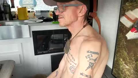 Snapshot of brushsquach chatting on 02-22-25, 06:08 Steve... aka SkinnieDippin aka TimberTramp online show from 02-22-25, 06:08