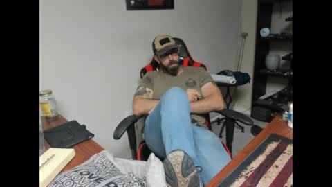 Snapshot of brutalmaster1983 chatting on 12-18-24, 07:30 BRUTALMASTER1983 online show from 12-18-24, 07:30