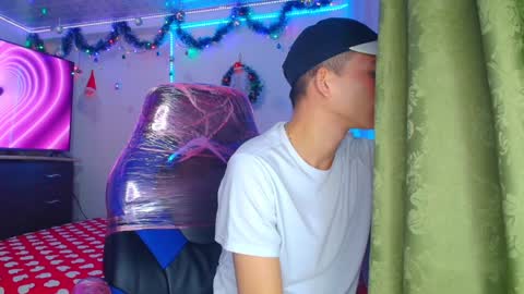 Snapshot of bryam_hot chatting on 12-16-24, 02:15 BRYAM INDEPENDENT MODEL online show from 12-16-24, 02:15