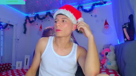 Snapshot of bryam_hot chatting on 12-21-24, 03:25 BRYAM INDEPENDENT MODEL online show from 12-21-24, 03:25