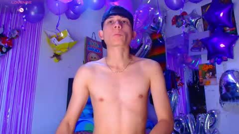 Snapshot of bryam_hot chatting on 10-10-25, 09:25 BRYAM INDEPENDENT MODEL online show from 10-10-25, 09:25