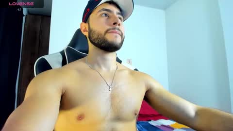 Snapshot of bryan_oficials chatting on 10-15-25, 12:11 bryan_oficials online show from 10-15-25, 12:11