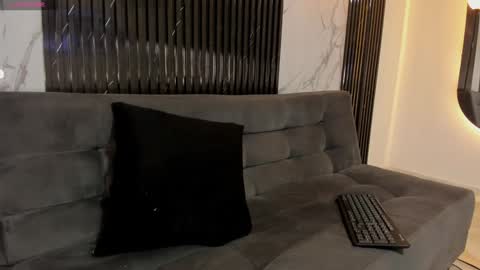 Bryxon  online show from 01-26-25, 04:20