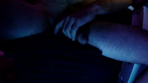 Snapshot of btone1979 chatting on 11-10-25, 02:43 btone1979 online show from 11-10-25, 02:43