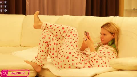 Bubble  gum  online show from 01-30-25, 01:11