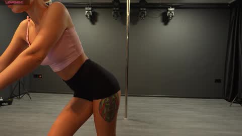 Bubble  gum  online show from 11-15-25, 08:05