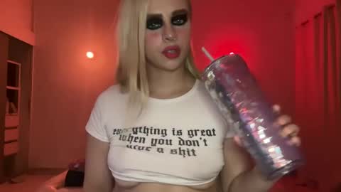 Snapshot of bubblebut11 chatting on 09-12-25, 04:45 Isabella but call me isa  online show from 09-12-25, 04:45