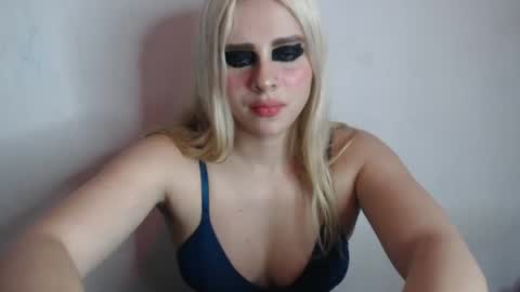 Snapshot of bubblebut11 chatting on 10-09-25, 06:22 Isabella but call me isa  online show from 10-09-25, 06:22