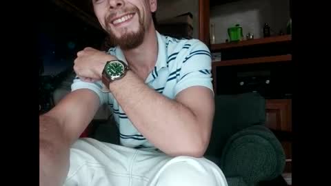Snapshot of bubblebutt417 chatting on 05-14-26, 04:19 Max candi online show from 05-14-26, 04:19