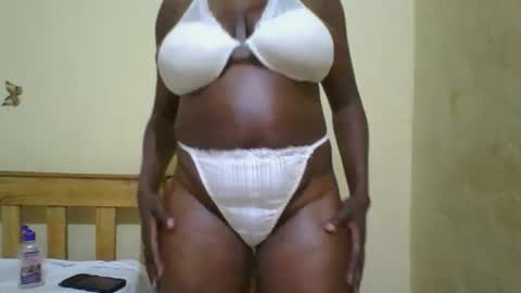Snapshot of bubblie_bae chatting on 03-08-26, 07:39 Bobbie online show from 03-08-26, 07:39