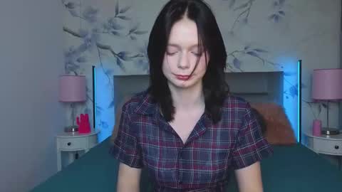 Leona online show from 02-08-26, 10:13