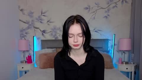 Leona online show from 02-21-26, 12:22