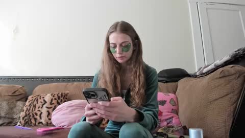 Buffy online show from 01-02-25, 08:35