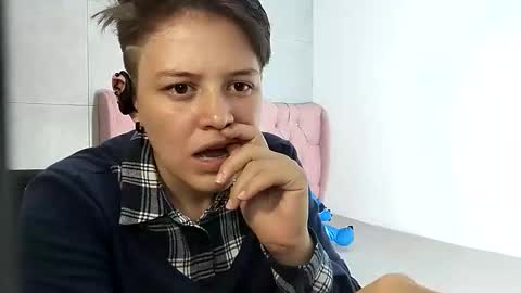 Snapshot of bug2025 chatting on 09-13-25, 04:23 bug2025 online show from 09-13-25, 04:23